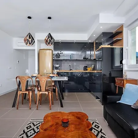 Apartment Moya *